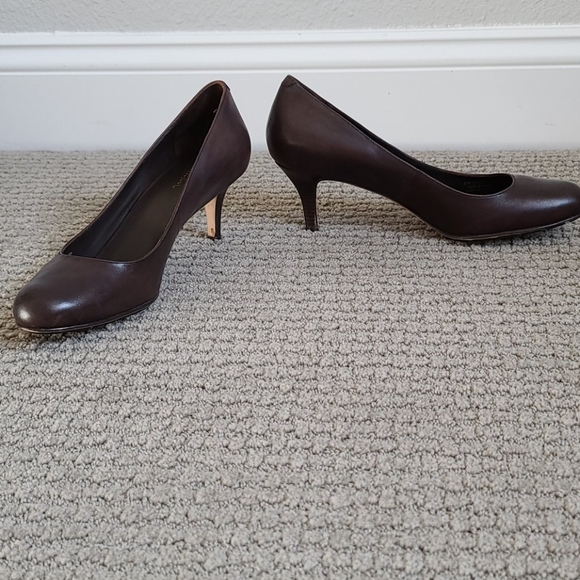Cole Haan women's pumps - Picture 7 of 8